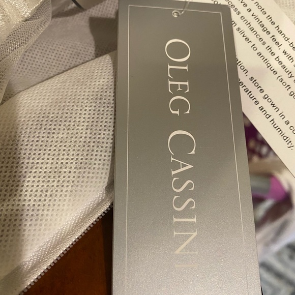 Wedding dress NEW NEVER WORN - Picture 2 of 12